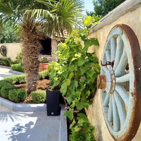 アパート With A Parking Space Tribunj, Vodice - 16302 Tribalj